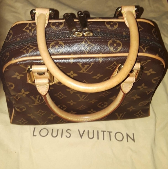 Hand Bag - Picture 3 of 5